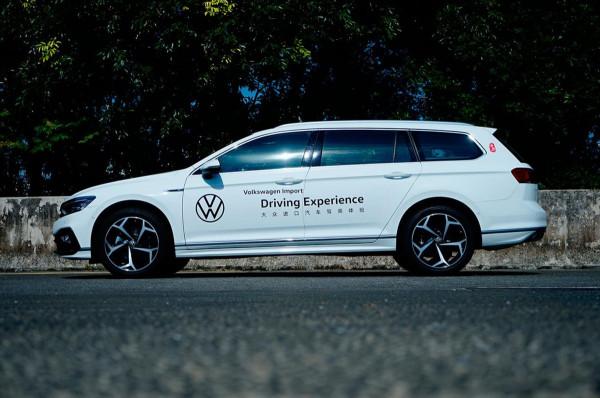 動力和底盤更適應國內需求 數字互動更完善 進口大眾2021款蔚攬試駕