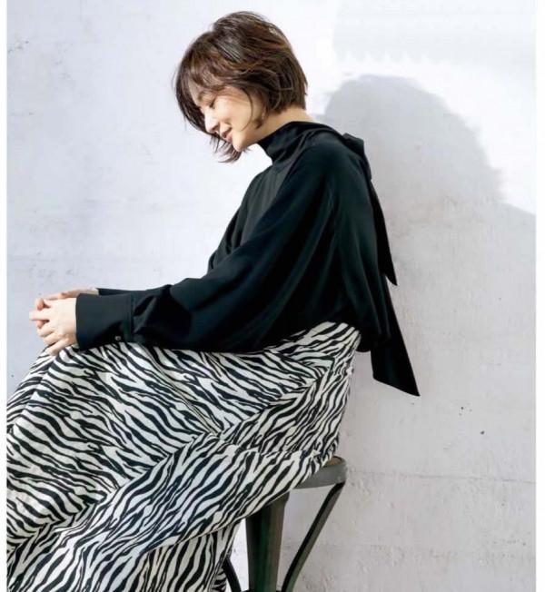 憑著“高雅穿搭”，50+的她美成一幅畫！3個精髓，帶你輕鬆取經