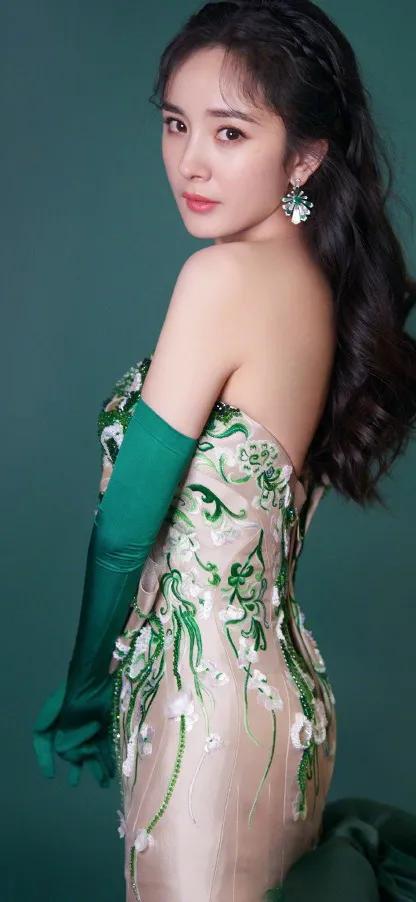 楊冪 80後“四小花旦”之一 優雅大氣 百搭服飾美得讓人心醉 楊冪 80後“四小花旦”之一 優雅大氣 百搭服飾美得讓人心醉