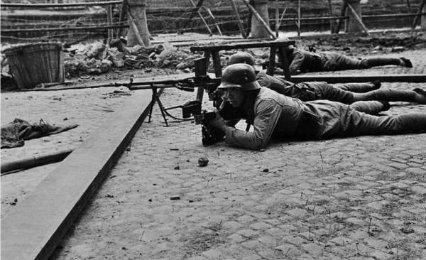 駁殼槍有何優缺點？