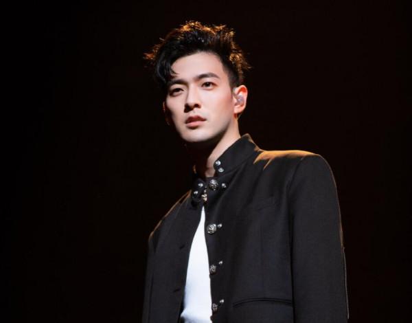 哥哥成團，1人借兄弟躺贏，1人靠兄弟逆襲，1人輸在兄弟“多情”