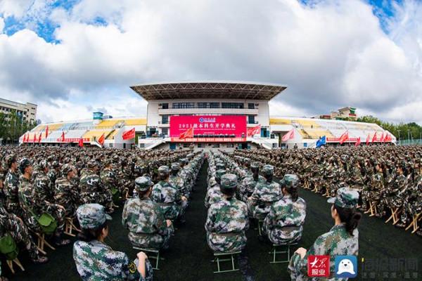 鑄魂育人第一課丨煙臺大學校長段培永：揚帆啟航向高遠，經風歷雨奏華章