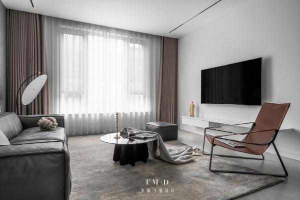 花上萬塊做的瓷磚電視牆，真的太醜了，要是在我家，我想一錘掄掉