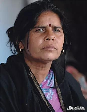 印度“粉紅幫”,一個為了反抗家暴而成立的女性團體 印度“粉紅幫”,一個為了反抗家暴而成立的女性團體