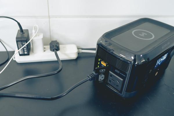 打破宿舍“熄燈”魔咒，學生黨實測EcoFlow 正浩RIVER mini戶外電源