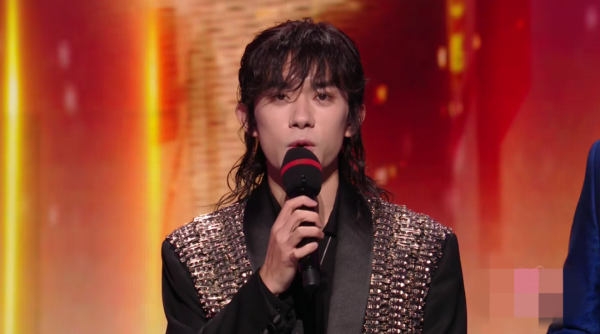 雙11晚會翻車不斷：千璽變劉歡、卷福打醬油，騰格爾你可別再作了