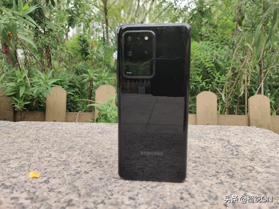一年後，再看三星S20 Ultra：極致的硬體彌補不了拉垮的體驗