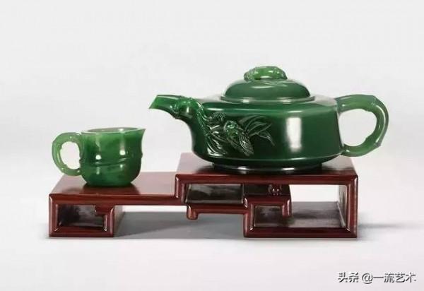 玉雕“素活兒”，清水出芙蓉