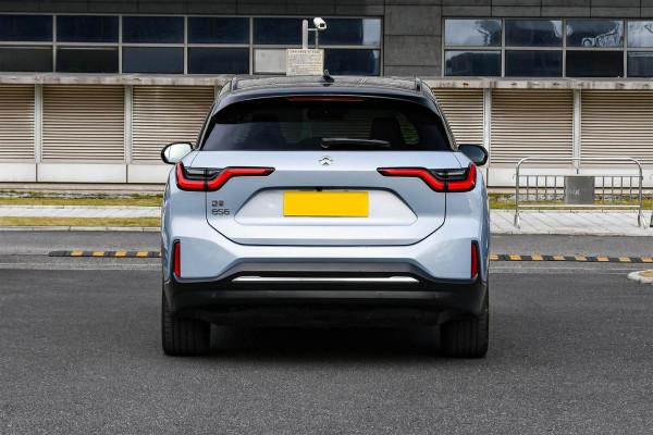 零百加速4.7秒,軸距2米9,開出去回頭率十足,帶你看蔚來ES6 零百加速4.7秒,軸距2米9,開出去回頭率十足,帶你看蔚來ES6