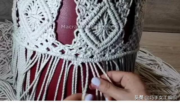 舊凳子不要扔，一團繩子就改造起來，家裡都美翻了