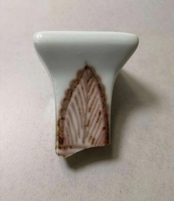 發兩張明早期釉裡紅瓷片標本圖片,想學就請你仔細瞅瞅 發兩張明早期釉裡紅瓷片標本圖片,想學就請你仔細瞅瞅