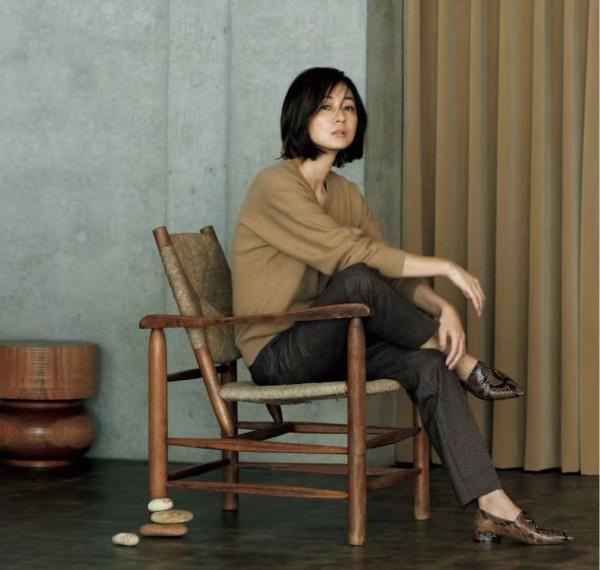 憑著“高雅穿搭”，50+的她美成一幅畫！3個精髓，帶你輕鬆取經