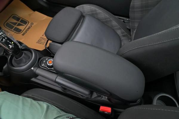 1.2萬公里準新MINI COOPER，顏值爆表，勁省6萬