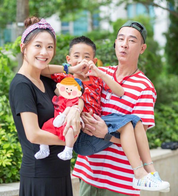 娛樂圈5對真人夫妻CP,感情發展迅速且堅定,真情自然流露 娛樂圈5對真人夫妻CP,感情發展迅速且堅定,真情自然流露