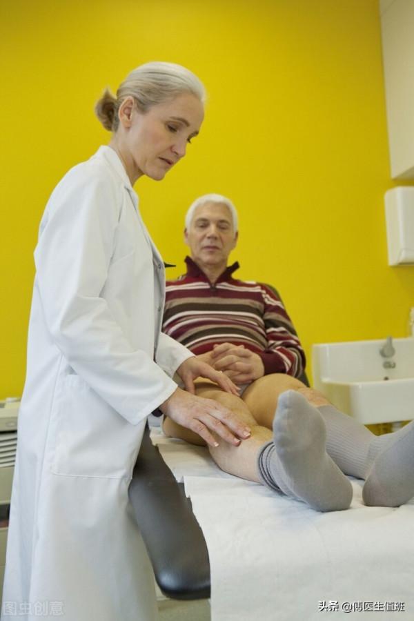 男子下肢瘙癢，長滿潰瘍就醫，醫生嘆氣：已經成老爛腿了