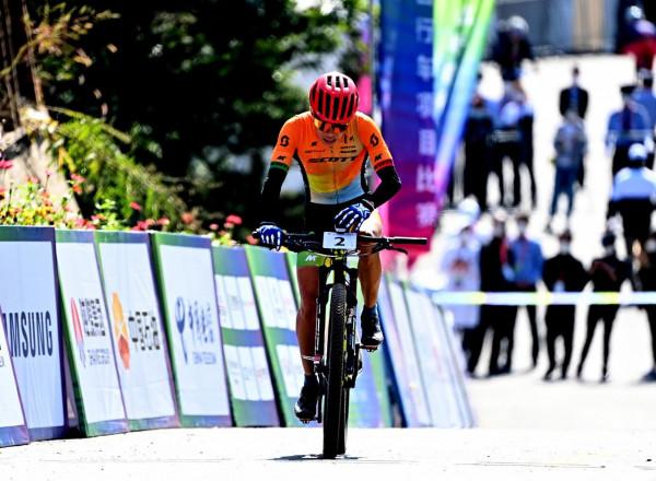 全運會｜麻雀也能飛上天——俱樂部選手登頂全運會山地腳踏車賽