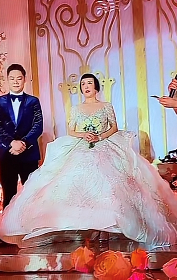 千萬網紅直播母親嫁給小男友,還有黃曉明劉曉慶等大腕線上祝福 千萬網紅直播母親嫁給小男友,還有黃曉明劉曉慶等大腕線上祝福