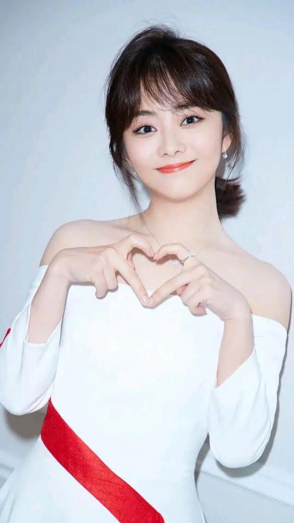 譚松韻：清純的娃娃臉