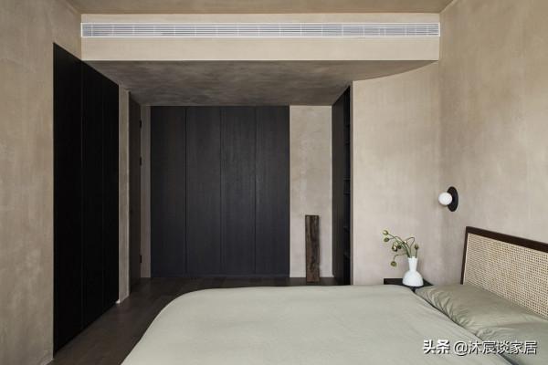 初看，他家真是“家徒四壁”，細品，真的是很有味道，越看越喜歡