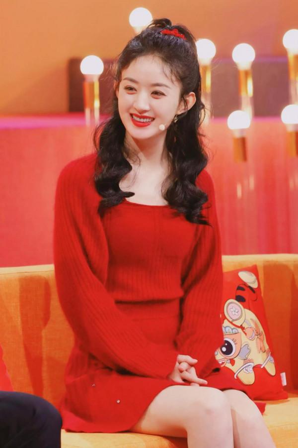 終於知道趙麗穎為什麼是內娛甜美天花板了？看她春晚3張照就知道