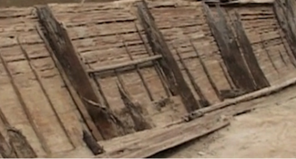 2010年，山東鬧市區驚現古沉船，出土無價之寶，讓專家大開眼界