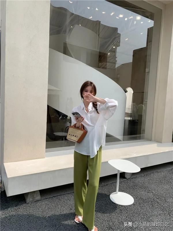 今秋火了一條褲子，叫“雲朵褲”，四五十歲的女人穿上好時髦