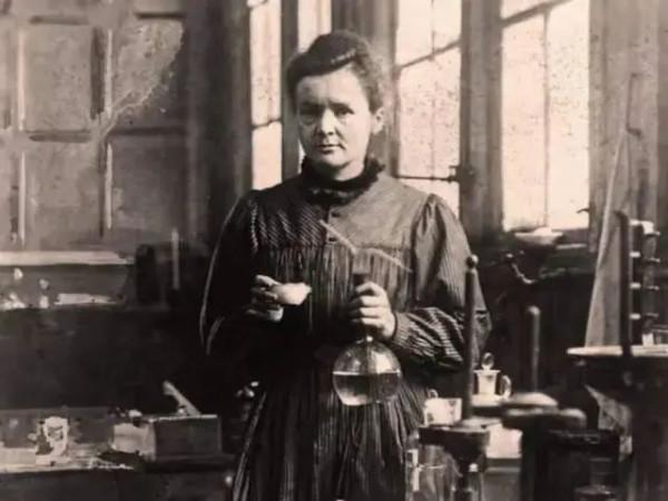 3個月女嬰趴睡身亡，母嬰圈還有多少智商稅產品？