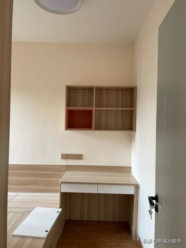 辛苦三個月完工，做開放式廚房非常滿意，無主燈的設計很贊