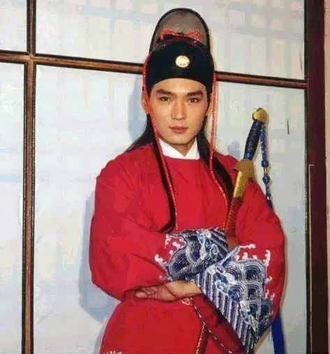 16位演過展昭的男星，把他們的演繹一對比，差距太慘烈了