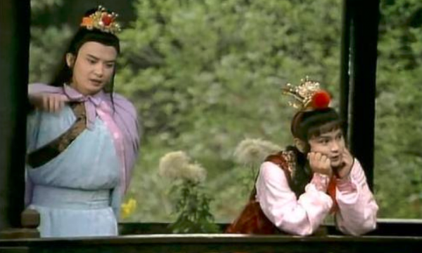 紅樓夢演員合拍電視劇！57歲賈寶玉滿頭白髮，61歲柳湘蓮帥氣依舊