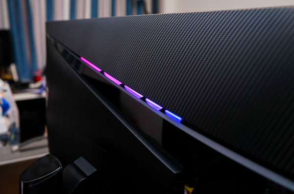 微星MPG321QRF-QD民間首發上手體驗：2K解析度真的是唯一短板？