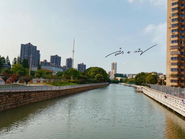上海發展最好的郊區之一，歷史悠久、經濟發達，還與江蘇蘇州接壤