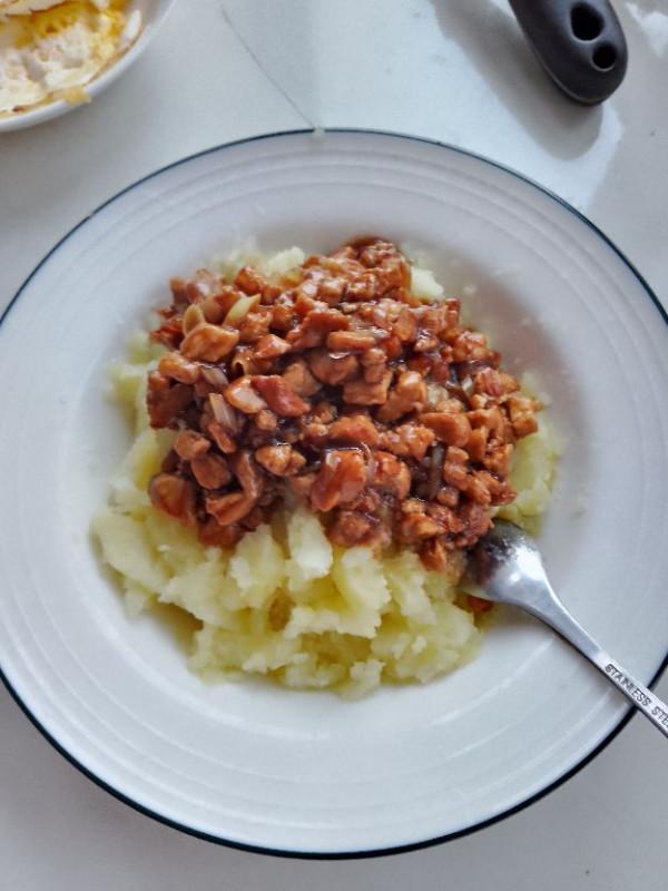 青菜太貴,最近一直吃土豆 青菜太貴,最近一直吃土豆