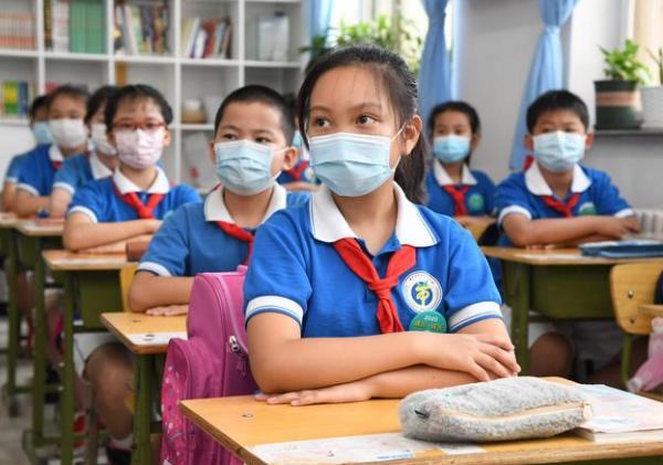 三胎政策落實，“三育一體化”的到來，家長別再說養不起三孩了