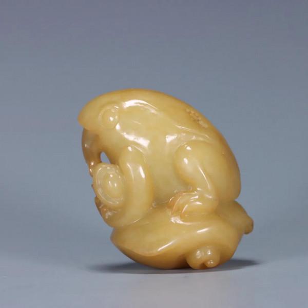 舊藏：和田白玉劉海戲金蟾把玩件