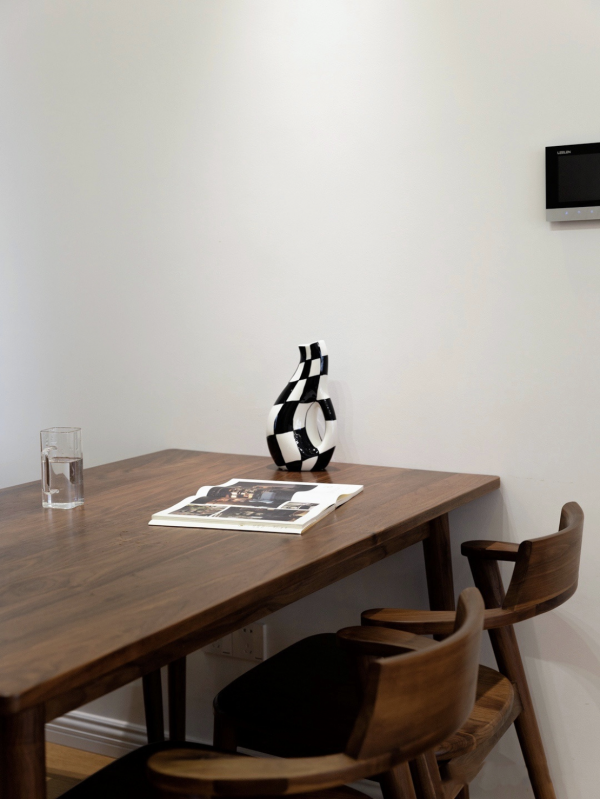 原木風&plus;大白牆，下次裝修還這麼做