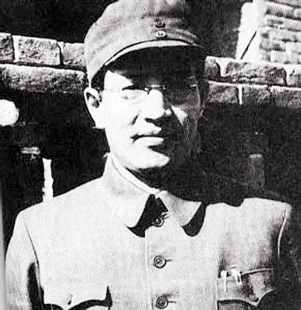 80門火炮齊轟,林彪一線督戰,怒摔望遠鏡:浪費炮彈 80門火炮齊轟,林彪一線督戰,怒摔望遠鏡:浪費炮彈