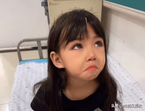 藍妮妮：患罕見基因病，有稀世容顏卻無自理能力，被譽為“失聲天使”