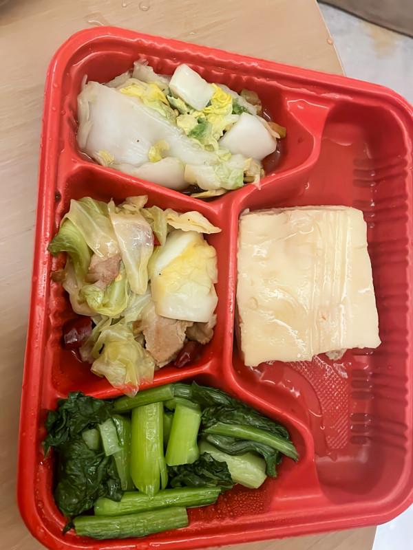 國羽是塊寶/草？對比國羽、國籃、國足隔離餐，國乒是巔峰