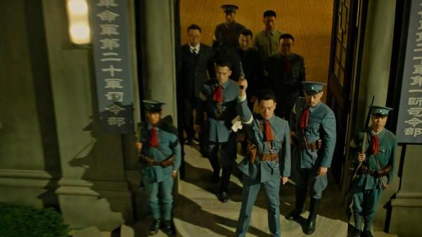 朱德是十大元帥之首，軍銜任命狀編號是004號，001號被誰拿走了？