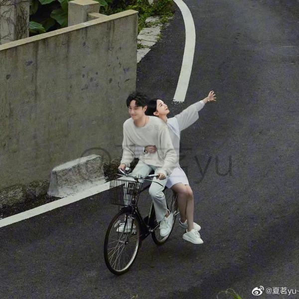 趙麗穎王一博王炸姐弟演繹校園偶像劇，男帥女美從此偶像劇有了臉