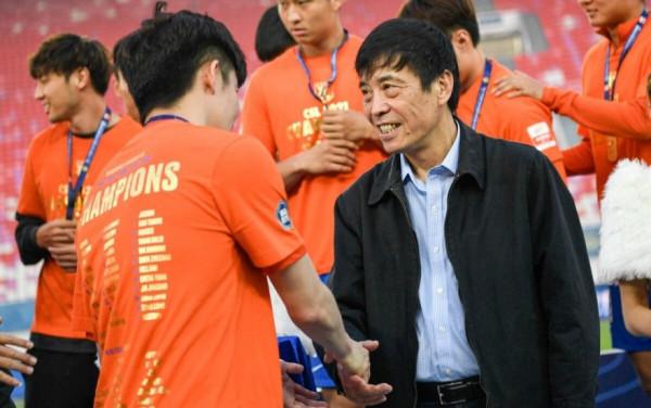 深夜21點半！中國足壇再迎動盪，2022年第一支解散球隊誕生