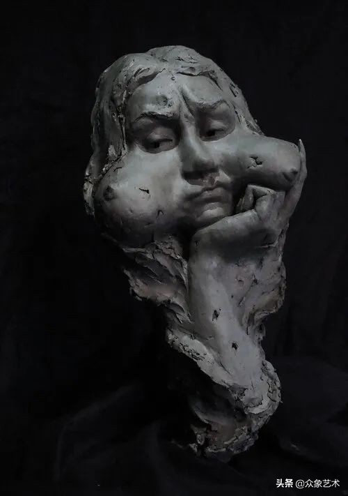 Ange Schmiert | 深邃而又魔幻