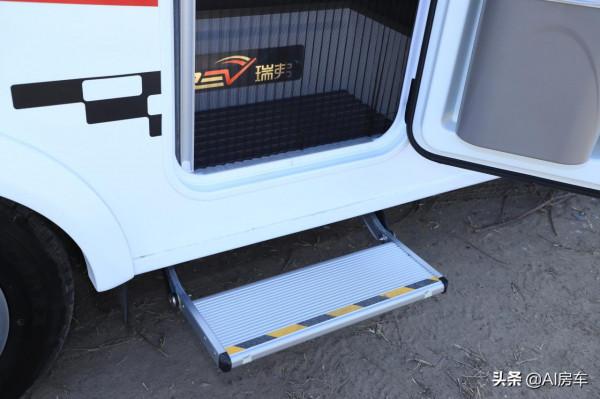 奇瑞3.0T+5座4床平頂房車亮相！設計用心，內飾豪華，用著很舒服