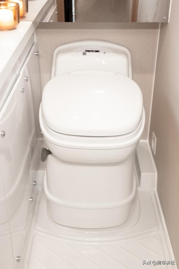 上汽大通旅行家v90旗艦版（豎床）隨時開啟旅行模式