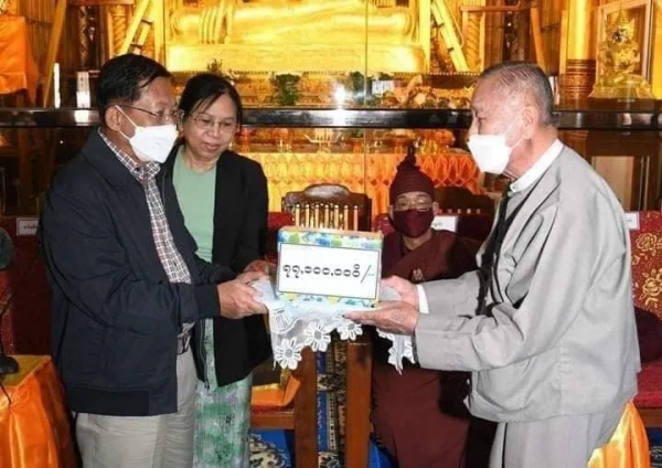 緬甸國管委主席兼總理敏昂萊攜夫人到訪撣邦