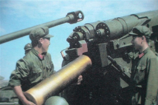 用打得最遠的大炮支援!追擊部隊遭到越軍夾擊,情況危急 用打得最遠的大炮支援!追擊部隊遭到越軍夾擊,情況危急