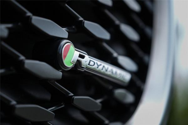 捷豹XFL:西裝下,隱藏的多面性格 捷豹XFL:西裝下,隱藏的多面性格