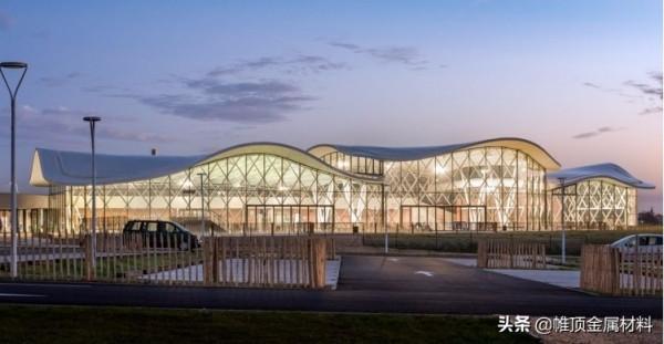 想設計屋面感覺太單調,可以試一下鋁鎂錳金屬屋面板瓦 想設計屋面感覺太單調,可以試一下鋁鎂錳金屬屋面板瓦