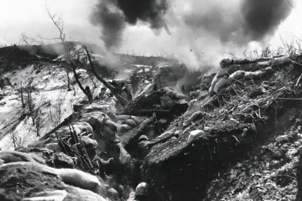 抗美援朝，18歲小戰士孤身一人打退美軍9次衝鋒，擊斃30名美軍